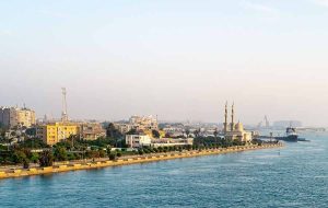 Hari Terusan Suez